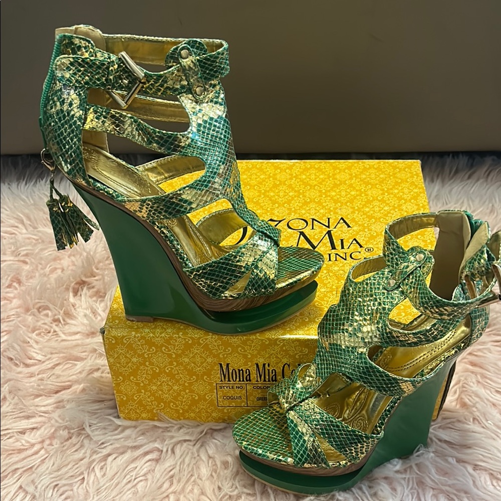 Luxurious Green and Gold Gladiator Wedges